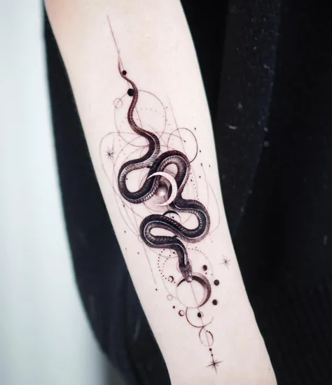 黒蛇のタトゥー