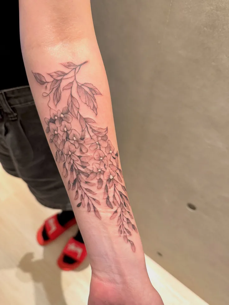 藤の花のタトゥー