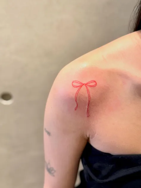 リボンのタトゥー