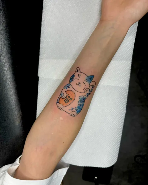 青い猫のワンポイント