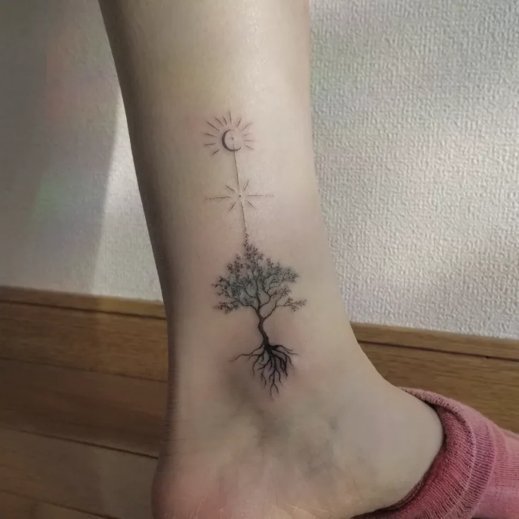 木と月