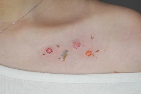 花のカラータトゥー