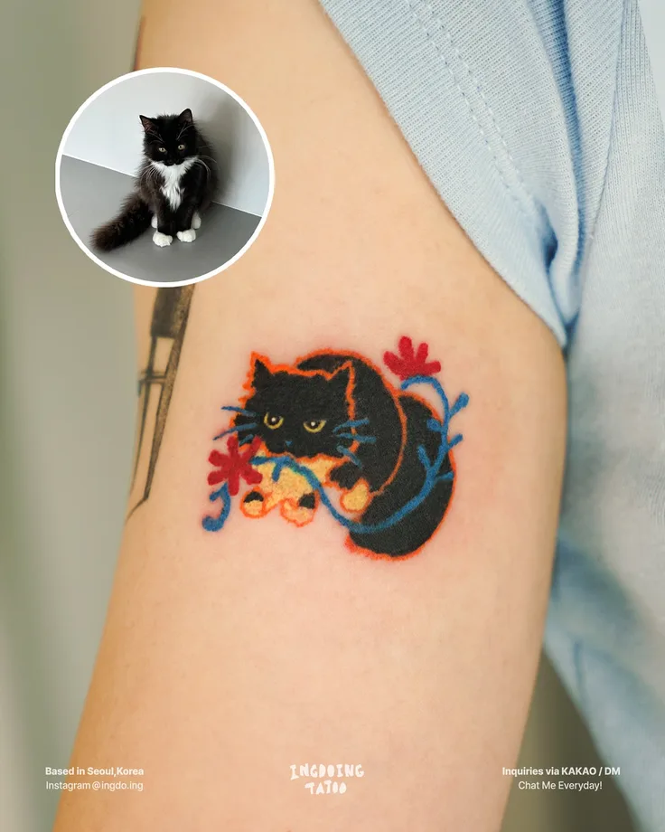 はにかんだ表情の猫