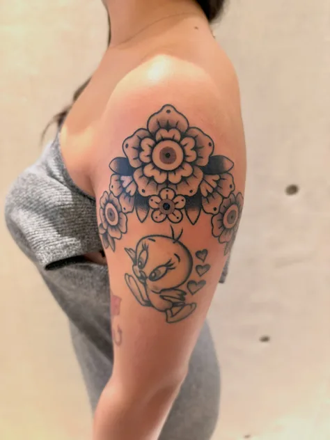 お花のタトゥー