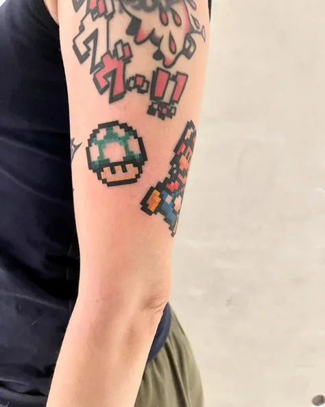マリオのピクセルタトゥー