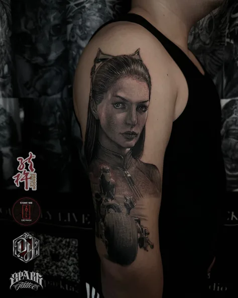 貓女郎
