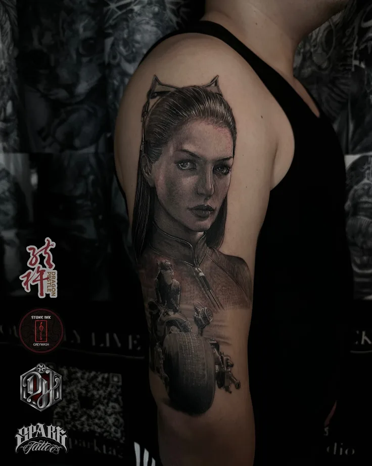 貓女郎