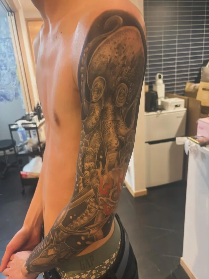 腕のタトゥー