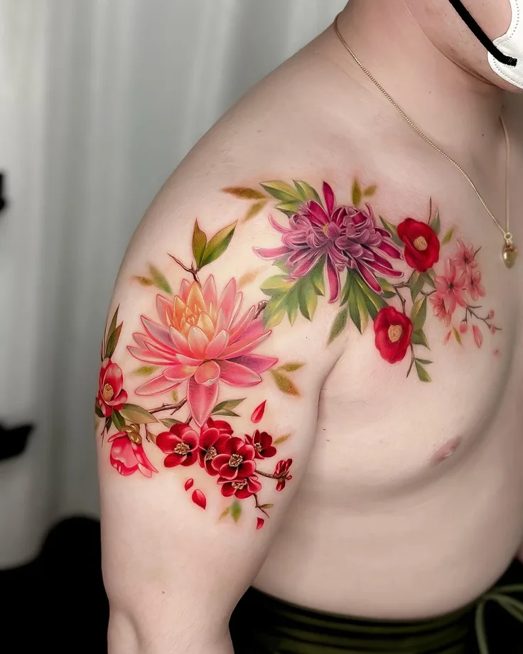 カラーの花のタトゥー