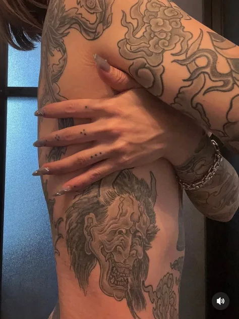 笑い般若