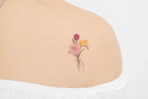 花のタトゥー