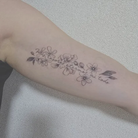 フラワーのタトゥー