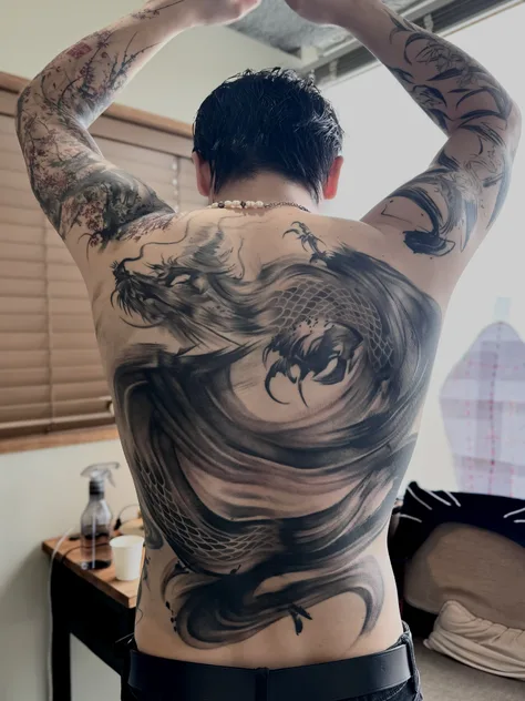 水墨画風の龍