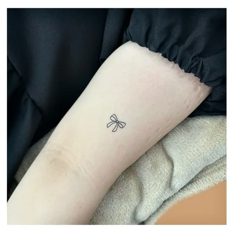 リボンのジャグアタトゥー