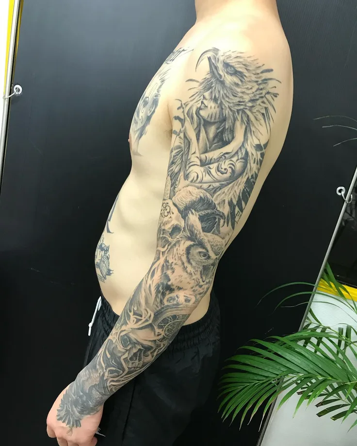 ブラック＆グレー・腕のタトゥー