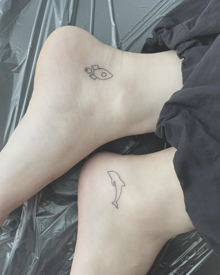 足の甲のタトゥー