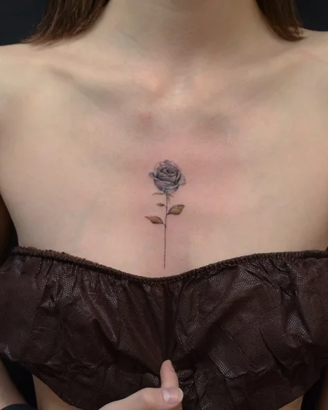 胸の青薔薇