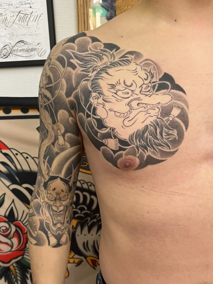 和彫り・肩のタトゥー