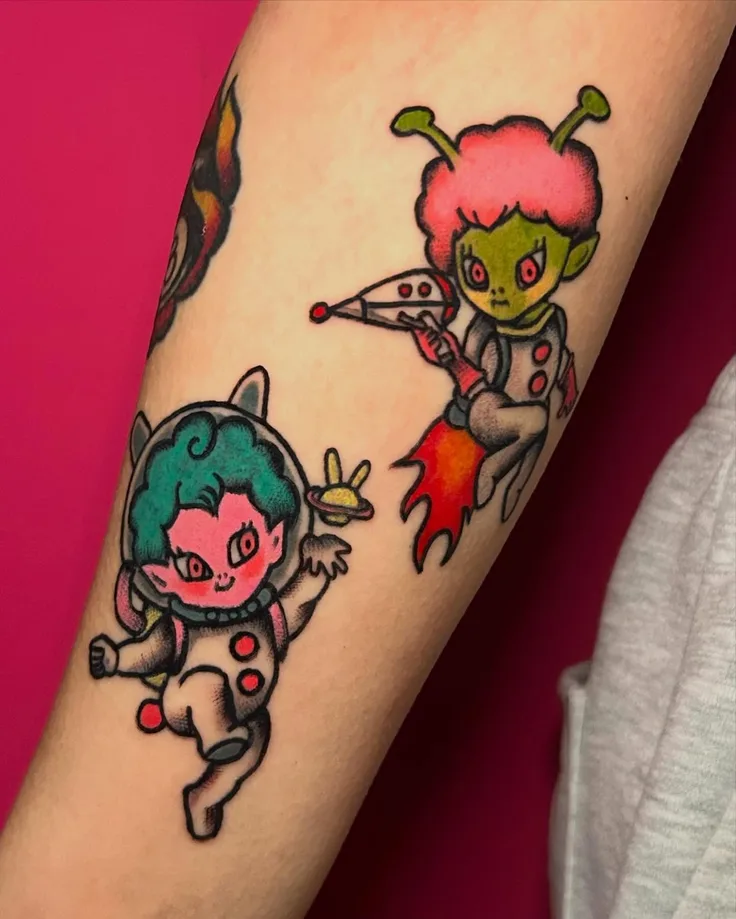 宇宙人キャラのタトゥー