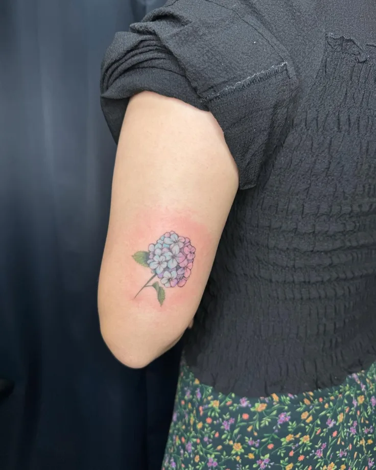 紫陽花のカラータトゥー
