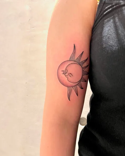 太陽と月