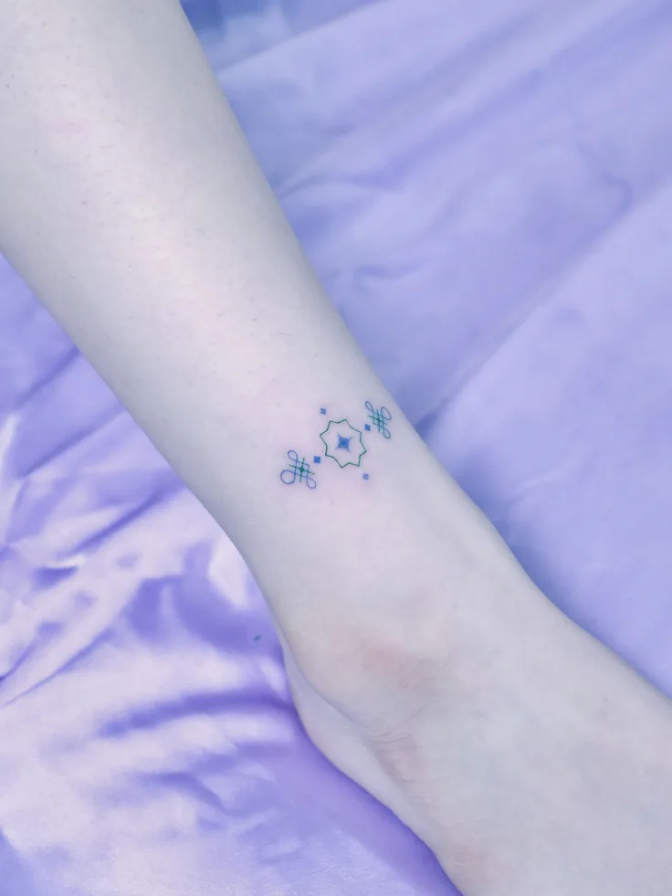 너무 예쁜 발목에 오너먼트 ⋆˚₊ 𖤓☽˚.⋆