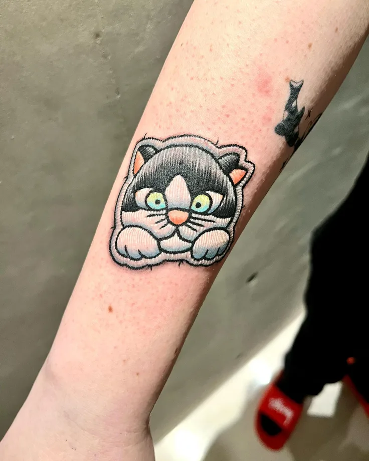 ストロベリーキャットのパッチタトゥー