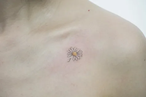 花のミニマルタトゥー