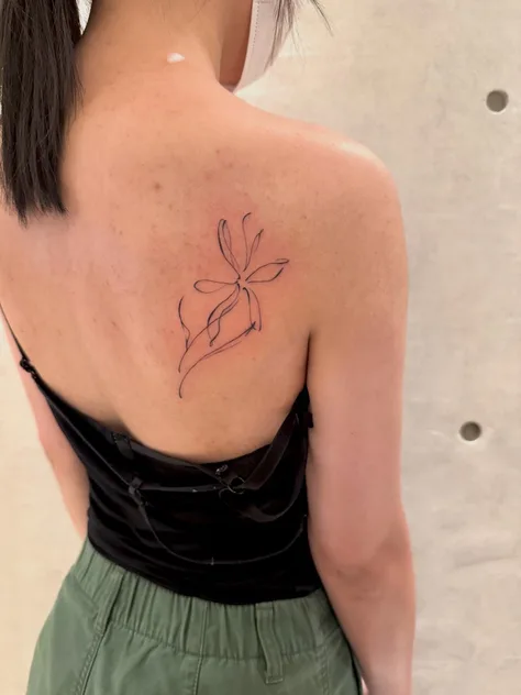 お花のタトゥー