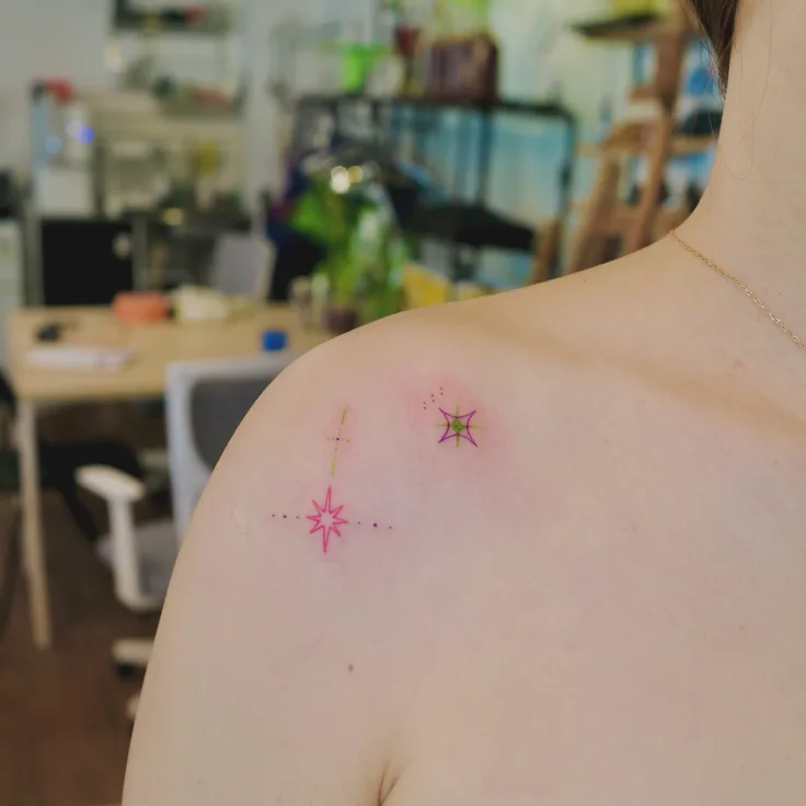 어깨 쪽으로 오너먼트 두개 받아가셨어요 ( ღ’ᴗ‘ღ )