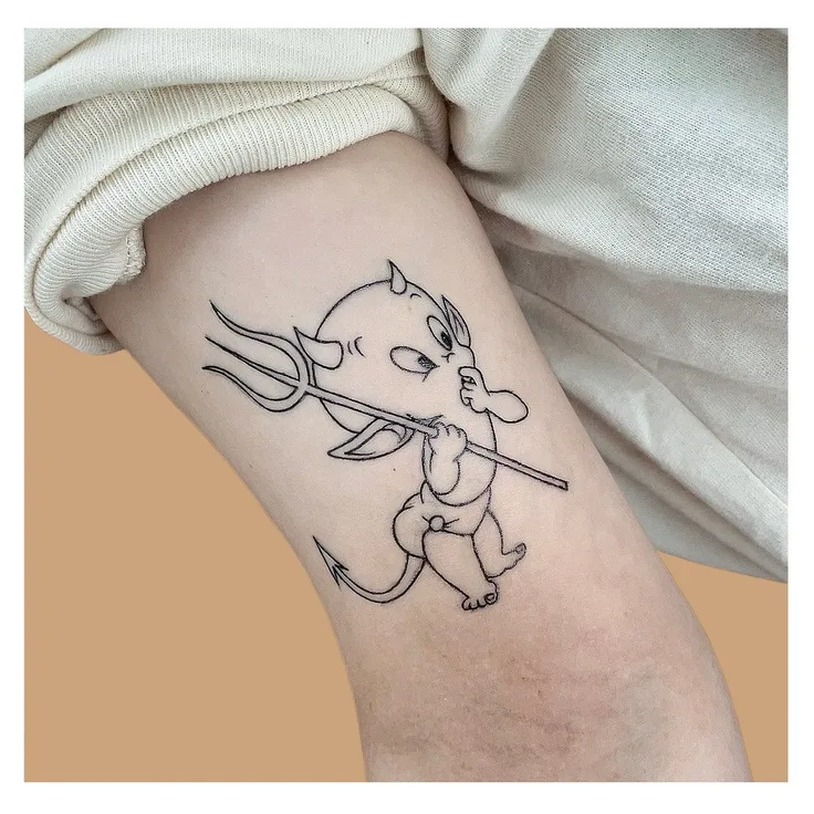 和彫りのタトゥー